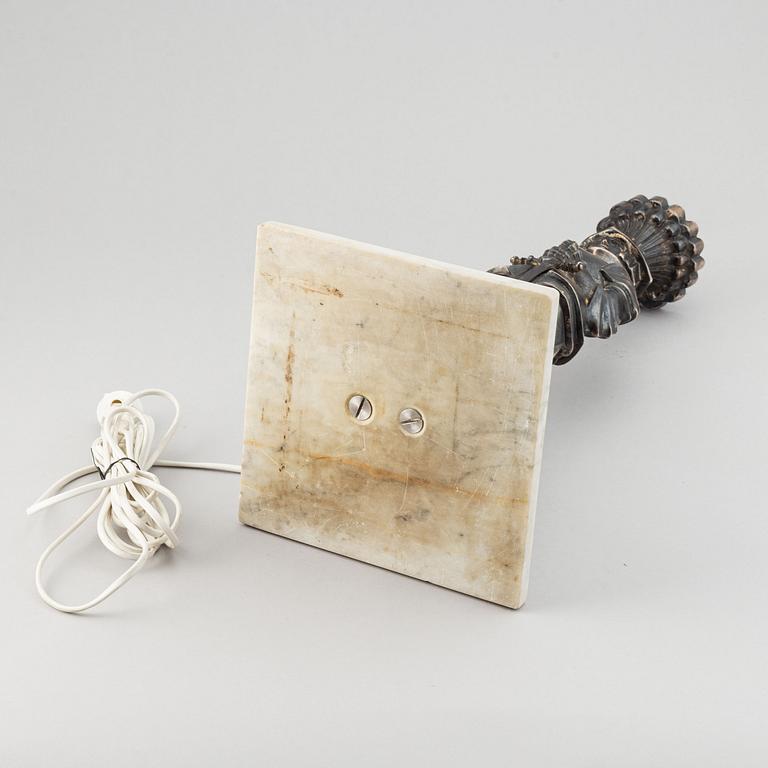 Wilhelmina "Tiddit" Wendt, table lamp with sculpture. An Atelier Torndahl white metal table lamp, Sweden.
