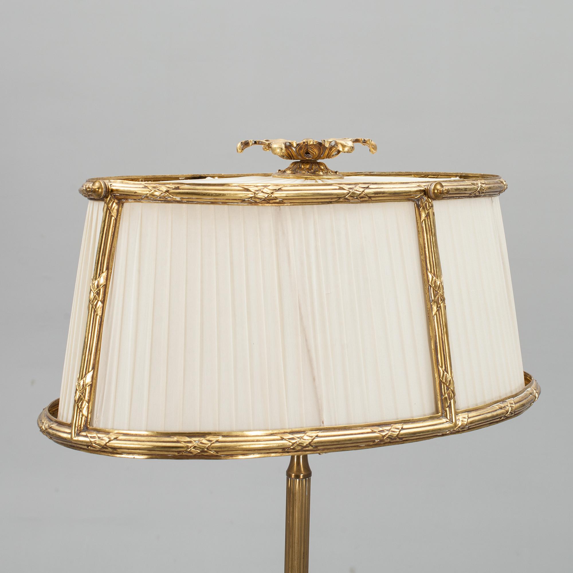 GOLVLAMPA, 1900-talets mitt.