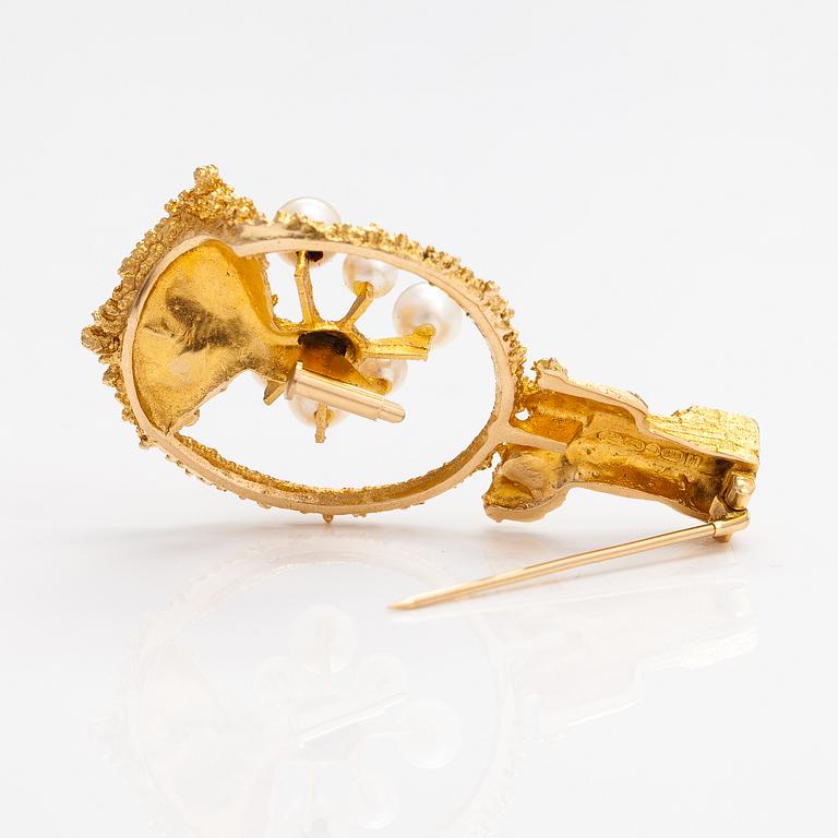 Björn Weckström, A 14K gold and cultured pearls brooch "Sea flower". Lapponia 1970.