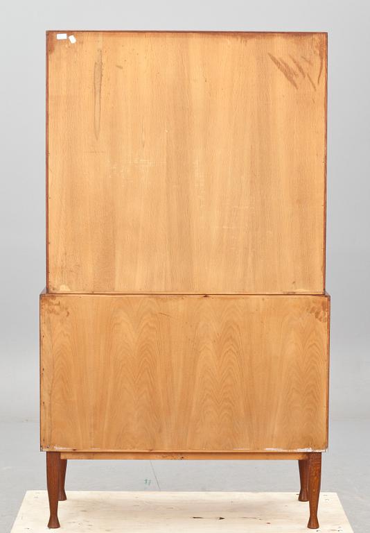 SKÅP. "Krus" Yngve Ekström, märkt Westbergs Möbler AB i Tranås, 1950-tal.