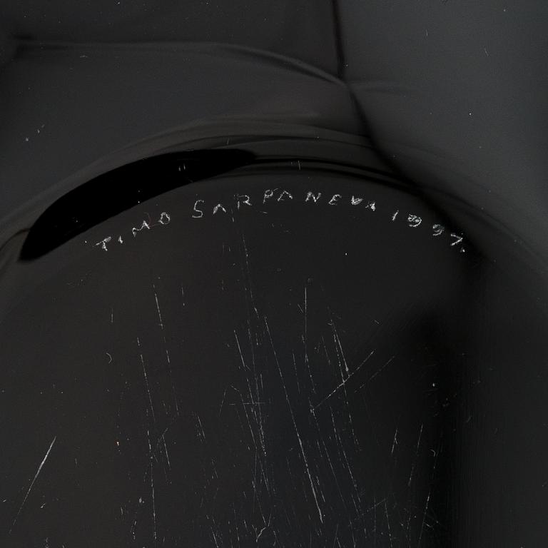 Timo Sarpaneva, a 'Black bird' sculpture signed Timo Sarpaneva 1997. Nuutajärvi glass factory.