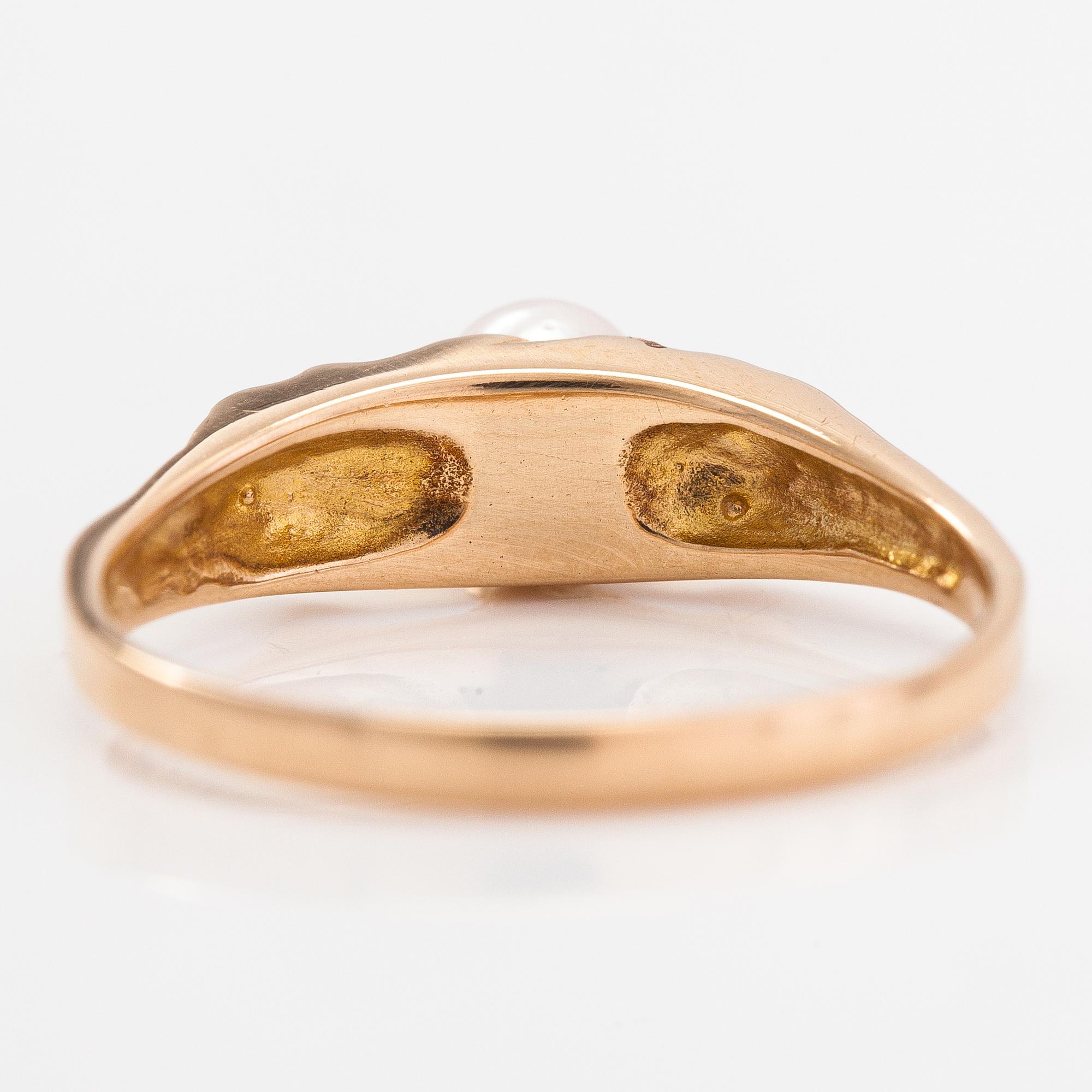 Björn Weckström, Ring "Litet ord", 14K guld och odald pärla. Lapponia 1977.