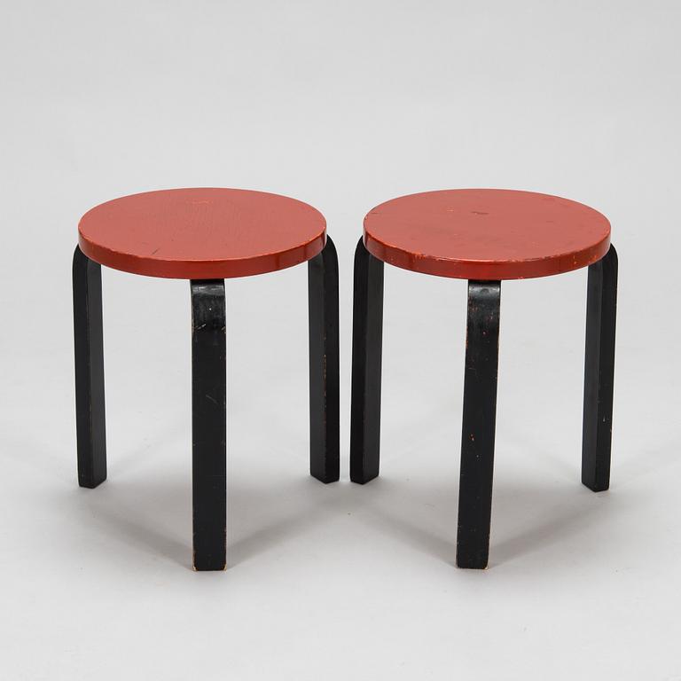 Alvar Aalto, pallar, 2 st, modell 60,  O.Y. Huonekalu-ja Rakennustyötehdas A.B. 1900-talets mitt.