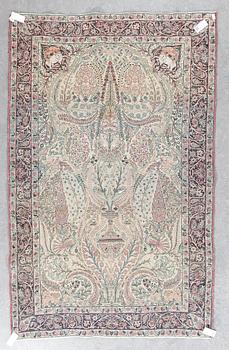 MATTA, semiantik, Kirman figural. ca 222x140 cm.