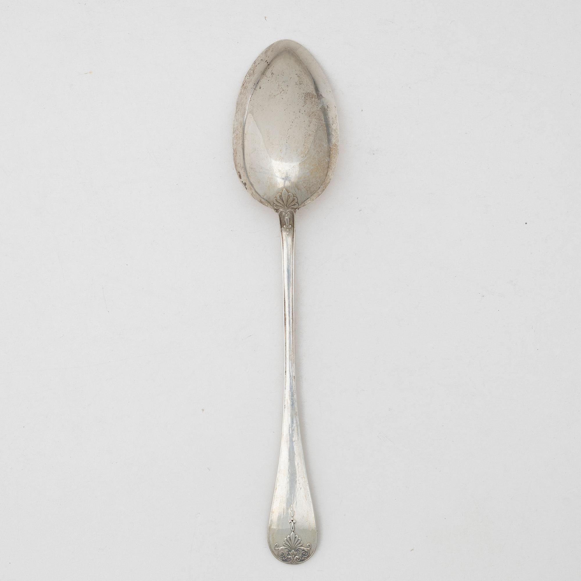 Peter Carl Fabergé, A Russian silver serving spoon, mark of Peter Carl Fabergé, Moscow 1908-1926.