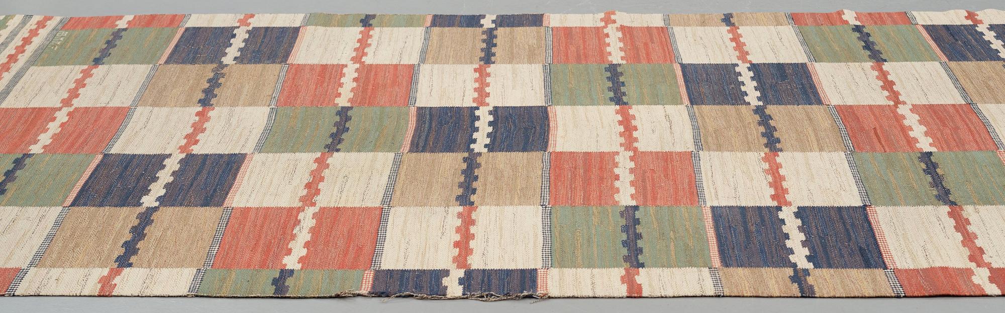 Märta Måås-Fjetterström, Matta, "Vita Rutmattan", rölakan, ca 328 x 189,5-193,5 cm, signerad AB MMF.