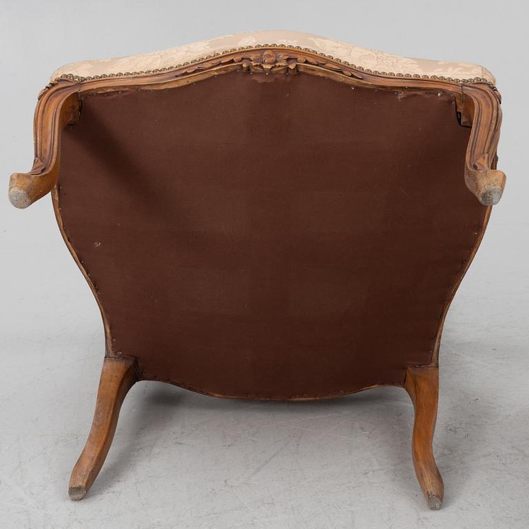 Karmstolar, ett par, rokokostil, 1900-talets första hälft.