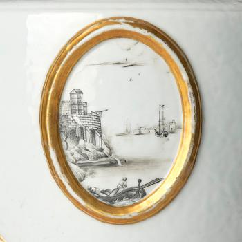 A Chinese Export jar with cover, Qing dynasty, 1790's.