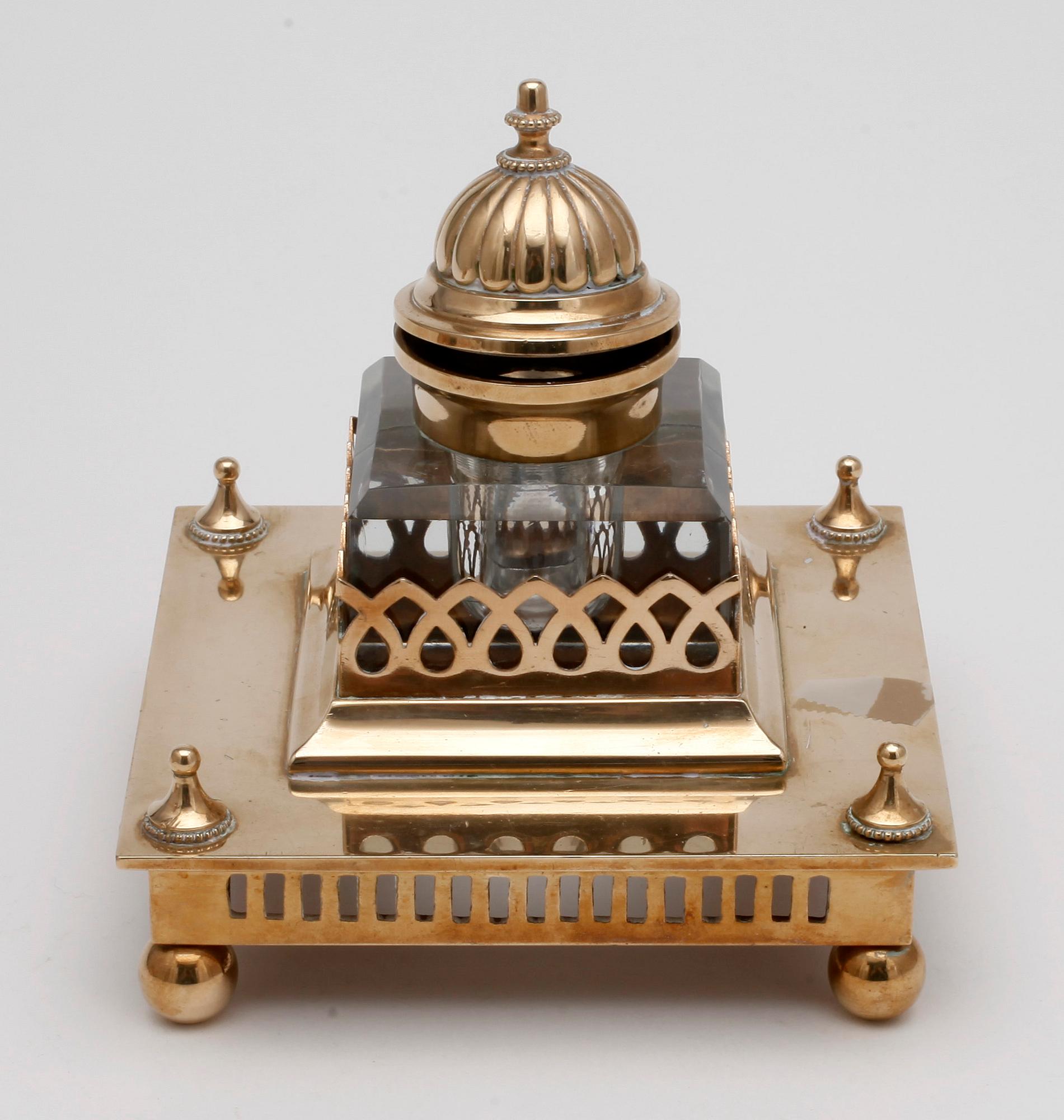 SKRIVBORDSET, 4 delar, mässing, Gusum.