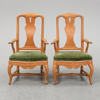 KARMSTOLAR, ett par, rokoko, 1700-talets andra hälft.