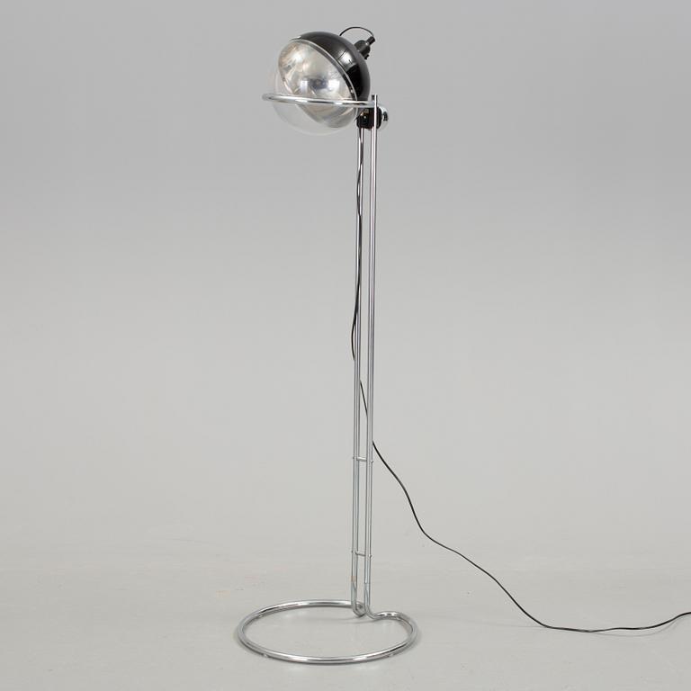 GOLVLAMPA, design Claéson-Bringzén.