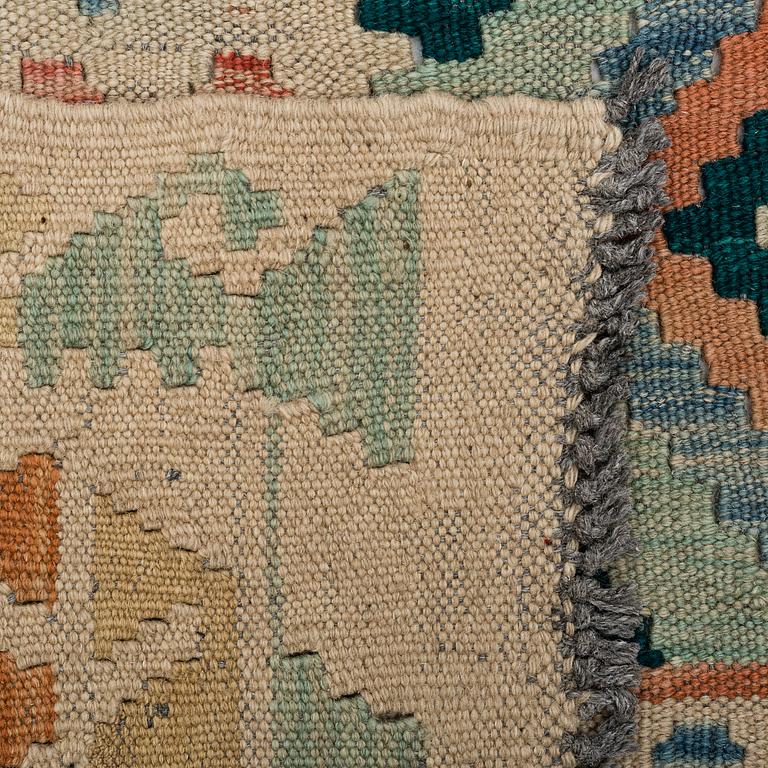 A CARPET, Kilim, ca 198 x 155 cm.