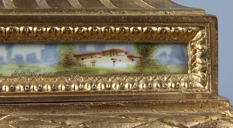 BORDSUR, Nylouis XVI-stil, sekelskiftet 1800/1900-tal, troligen Frankrike.