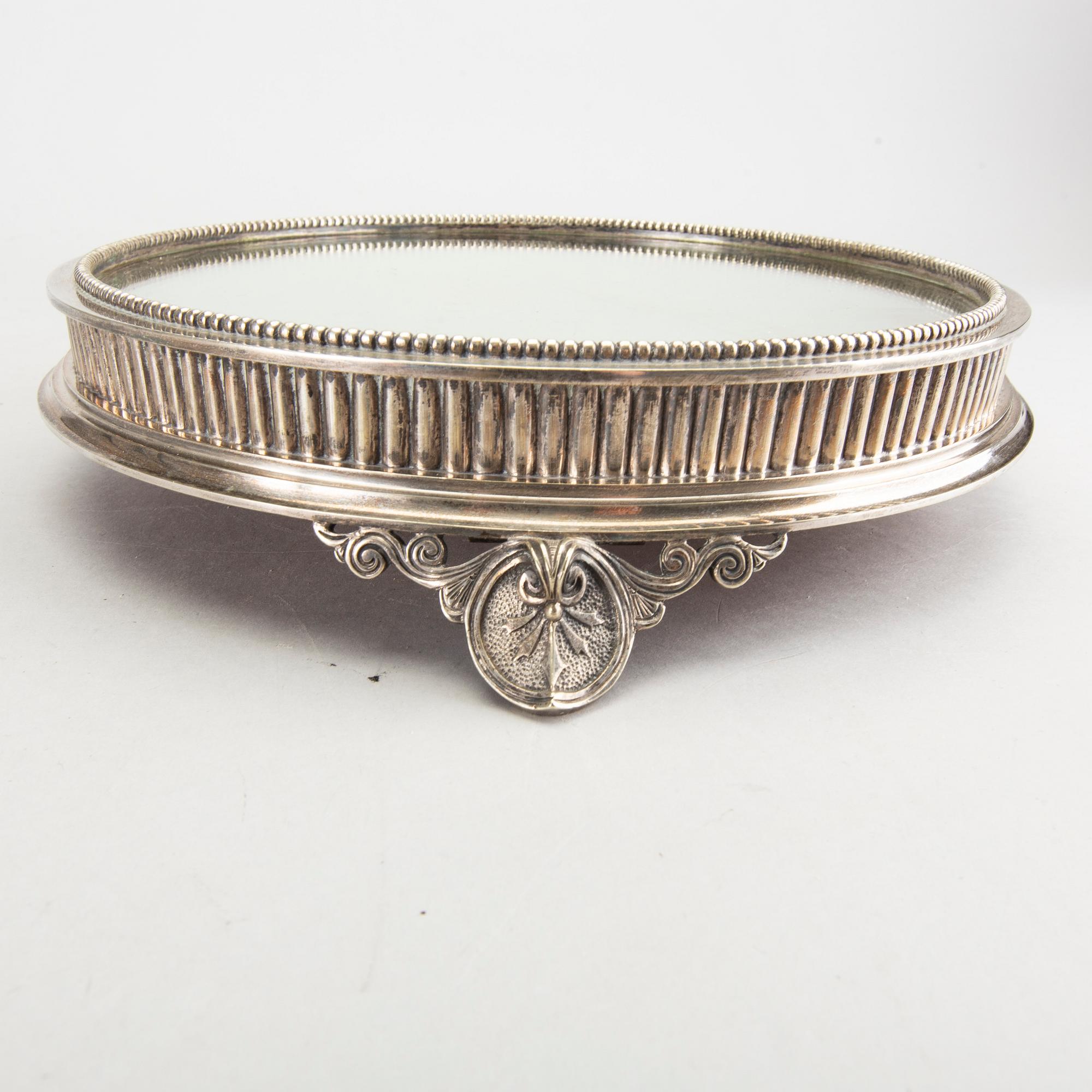Spegelplatå omkring 1900 nysilver.