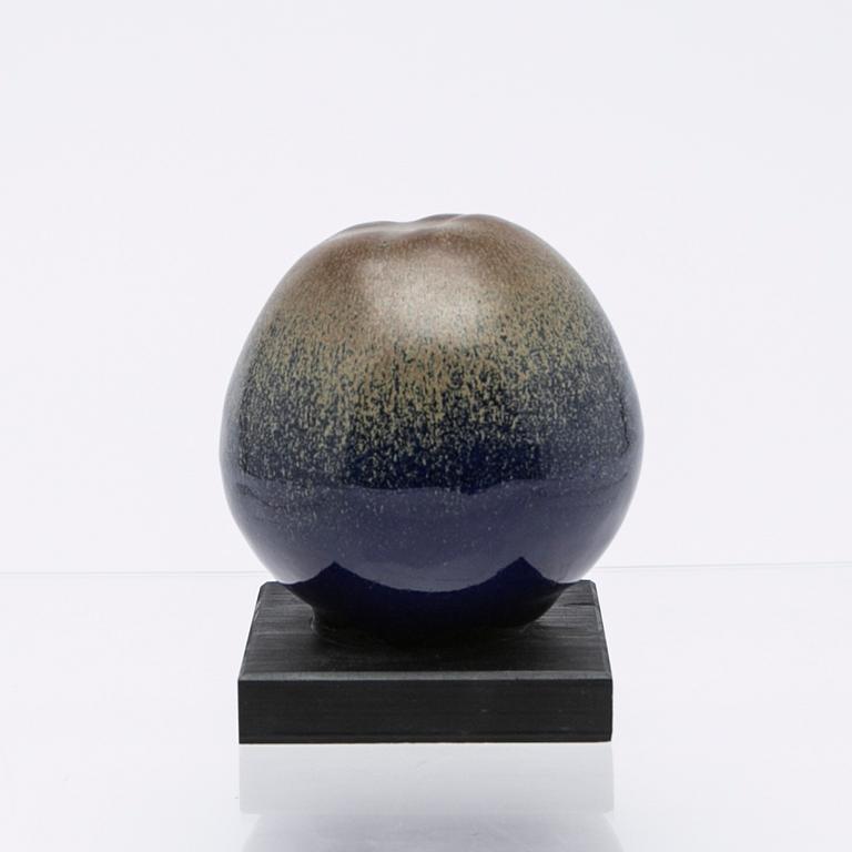Ulla & Gustaf Kraitz, Apple.