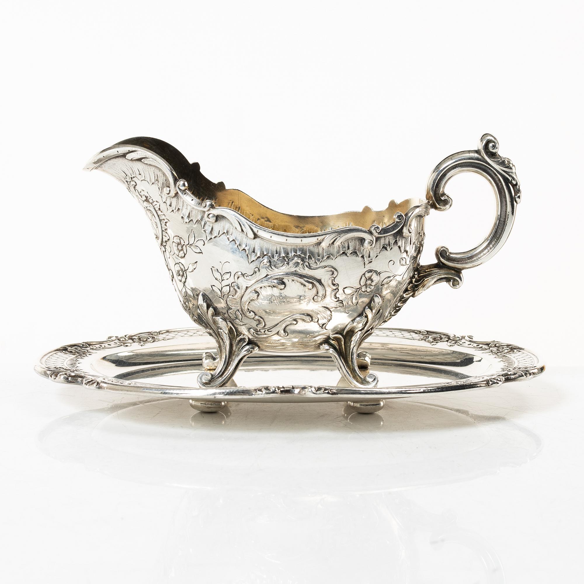J.H Werner, sauce boat on tray, silver, Rococo style, Germany early 20th century.