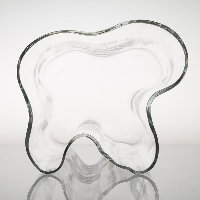 ALVAR AALTO, a signed Alva Aalto '3031' vase for Iittala 1961-1973.