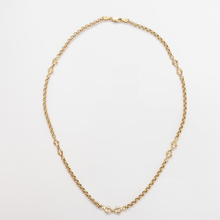 An 18K gold necklace.