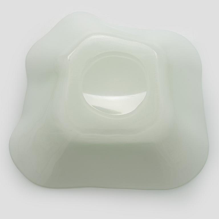 Alvar Aalto, 1 osa lasiveistoksesta, ”Aallon-kukka” 9767C, signeerattu Alvar Aalto Karhula.
