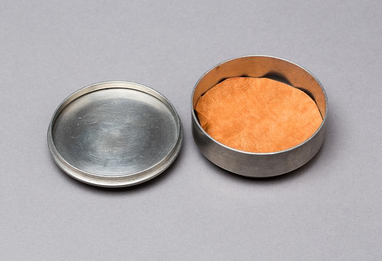 BURK med LOCK, tenn, Firma Svenskt Tenn, 1936.