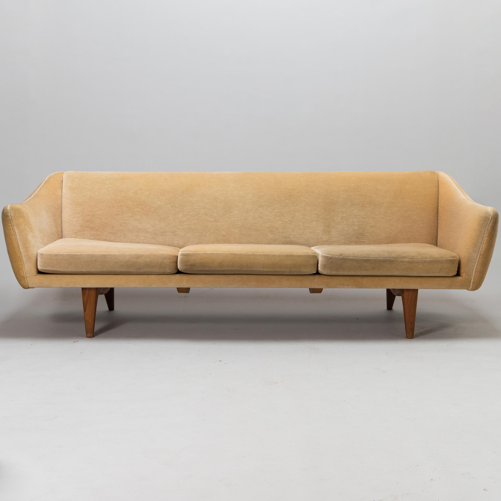 ILLUM WIKKELSÖ, a 1950's Danish 'ML-140' sofa for A. Mikael Laursen & Søn, Århus.