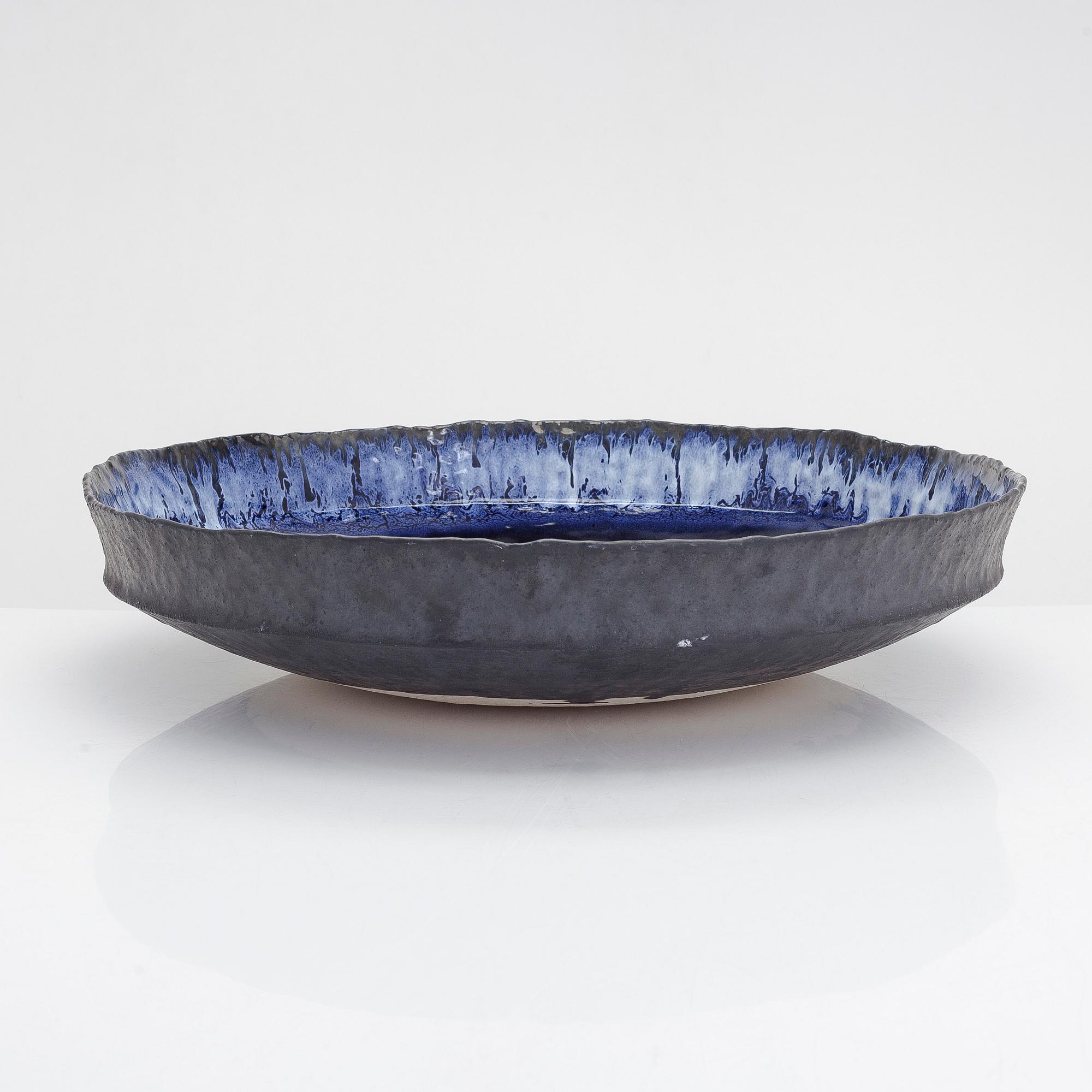 Heikki Rahikainen, skålfat, signerad HR.