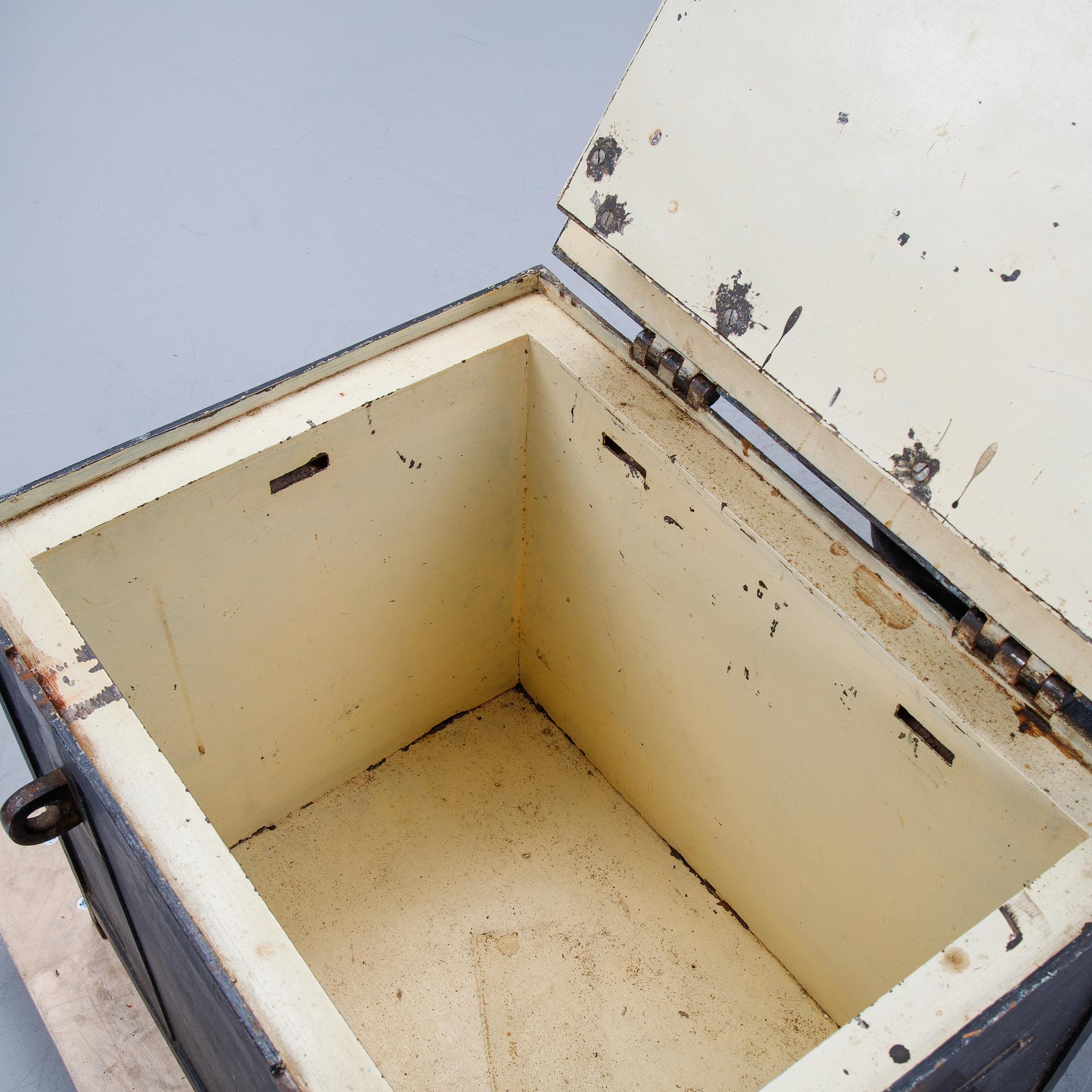 A cast iron chest/safe, late 19th Century.