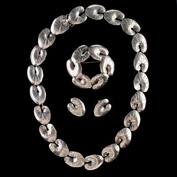 HALSBAND, BROSCH samt ÖRHÄNGEN, ett par, silver, stmpl MIC, Stockholm, 1900-tal.