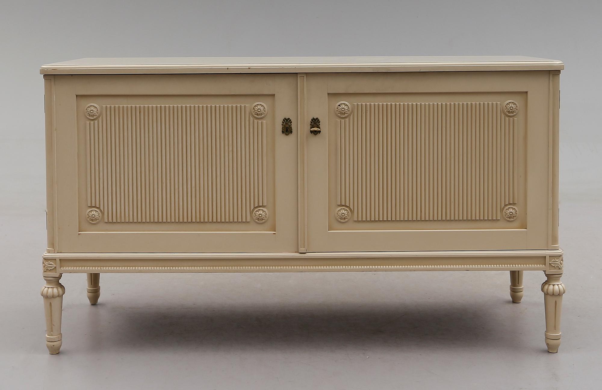 SIDEBOARD, gustaviansk stil, 1900-talets andra hälft.
