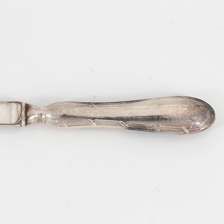 Knivar, 24 st, silver, England, 1800/1900-talets början.