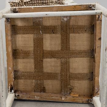 A painted armchair from around year 1800.