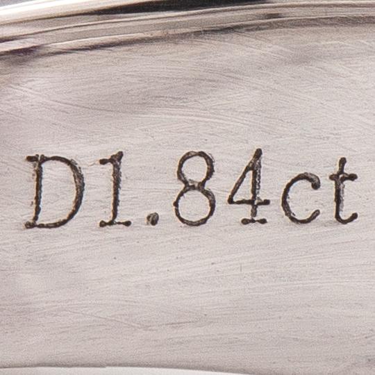 Sormus, 18K valkokultaa, timantteja n. 1,84 ct yht ja rubiini n. 3.50 ct.