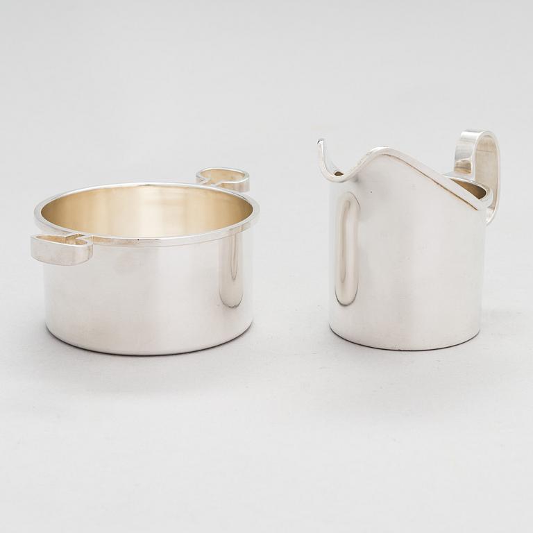 Bertel Gardberg, silver sugar bowl (830) and cream jug (925) for Kultateollisuus oy, Turku 1979 and 1977.