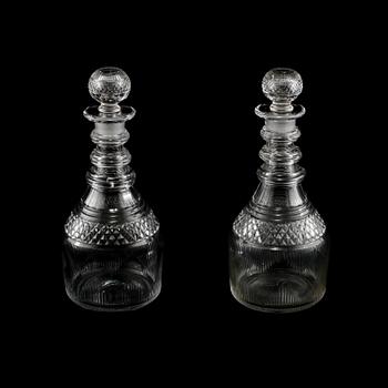 KARAFFER, ett par, glas, 1900-talets första del.
