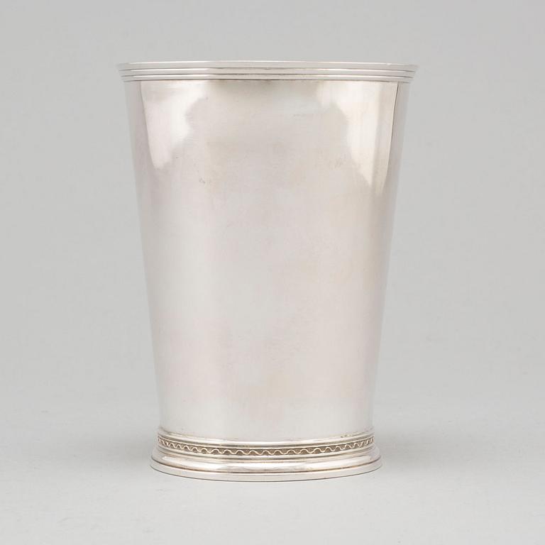 ERIC RÅSTRÖM, a silver vase from Råström & Carlman Silversmide Ab, Stockholm, 1943.