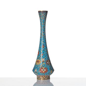 Vas, cloisonné. Sen Mingdynasti/tidig Qingdynasty.