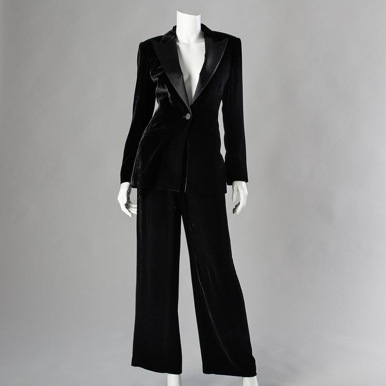 LADIES TUXEDO, Armani. Size 44.