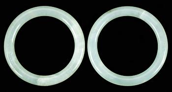 PARARMBAND, 2 st, grön nefrit.