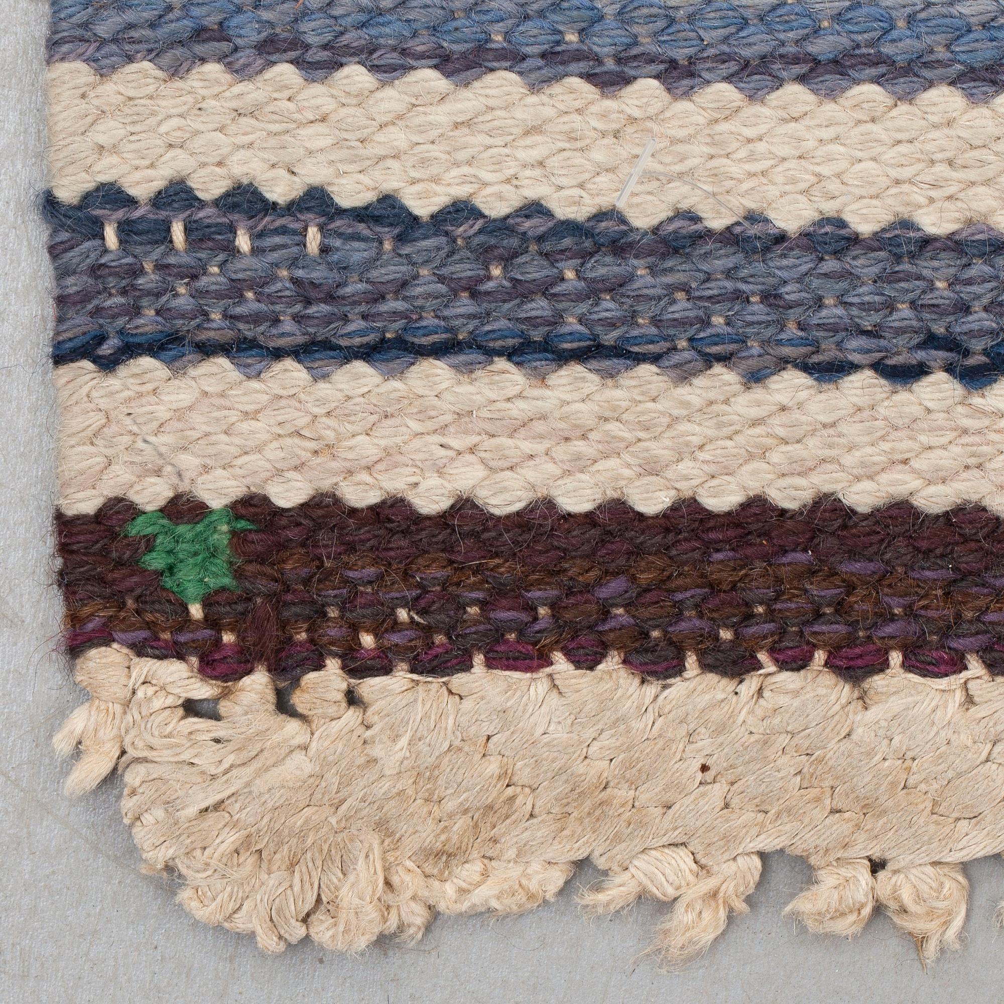 RUG. "Spättan blå". Tapestry weave. 191,5 x 96,5 cm. Signed AB MMF BN.