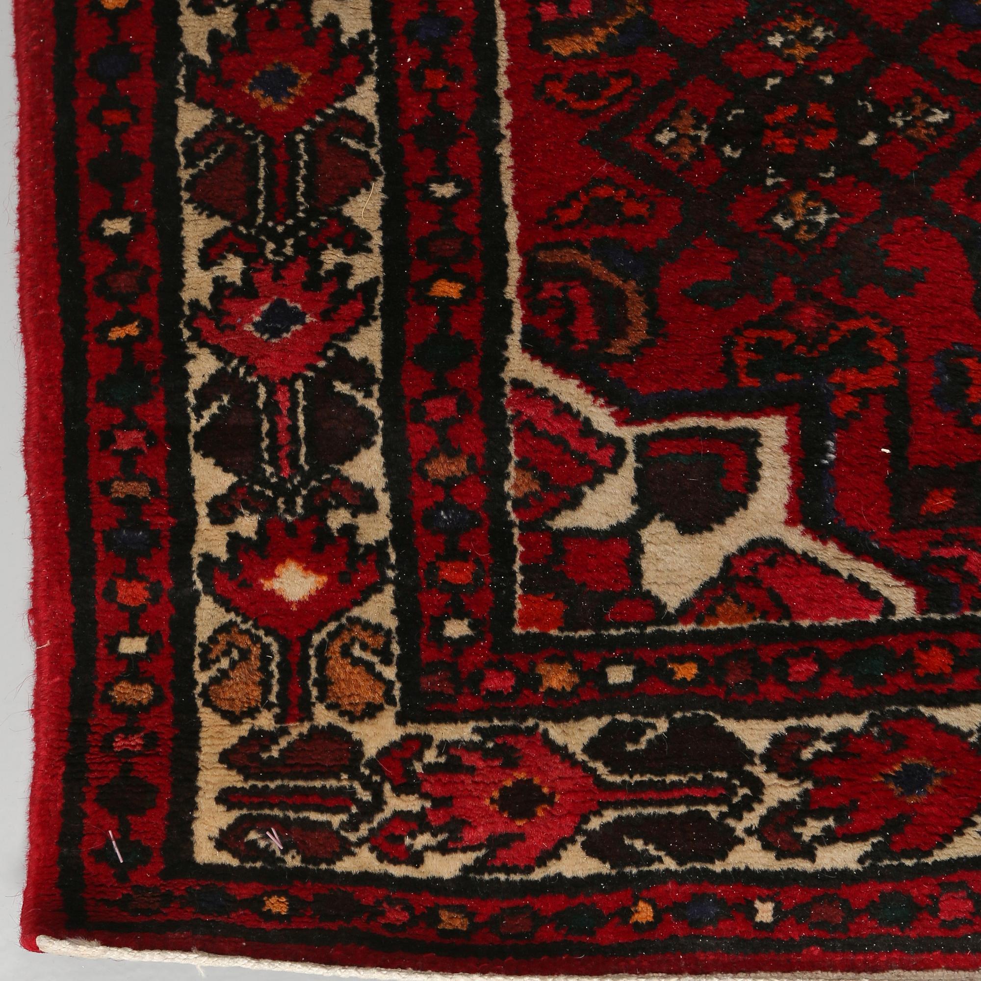 MATTA, Hamadan, 160x116 cm, sent 1900-tal.