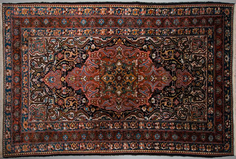 MATTA, orientalisk. Ca 310x206 cm.