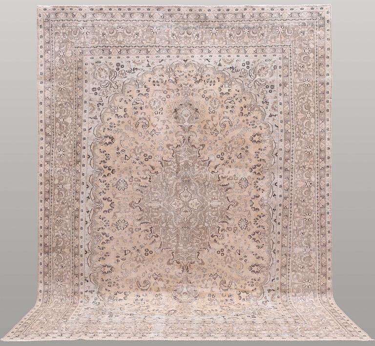 A carpet, Oriental, ca 400 x 290 cm.