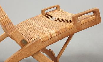 Hans J. Wegner, A pair of Hans J Wegner model 512 oak 'Folding Chairs' executed by Johannes Hansen, Denmark 1950's.