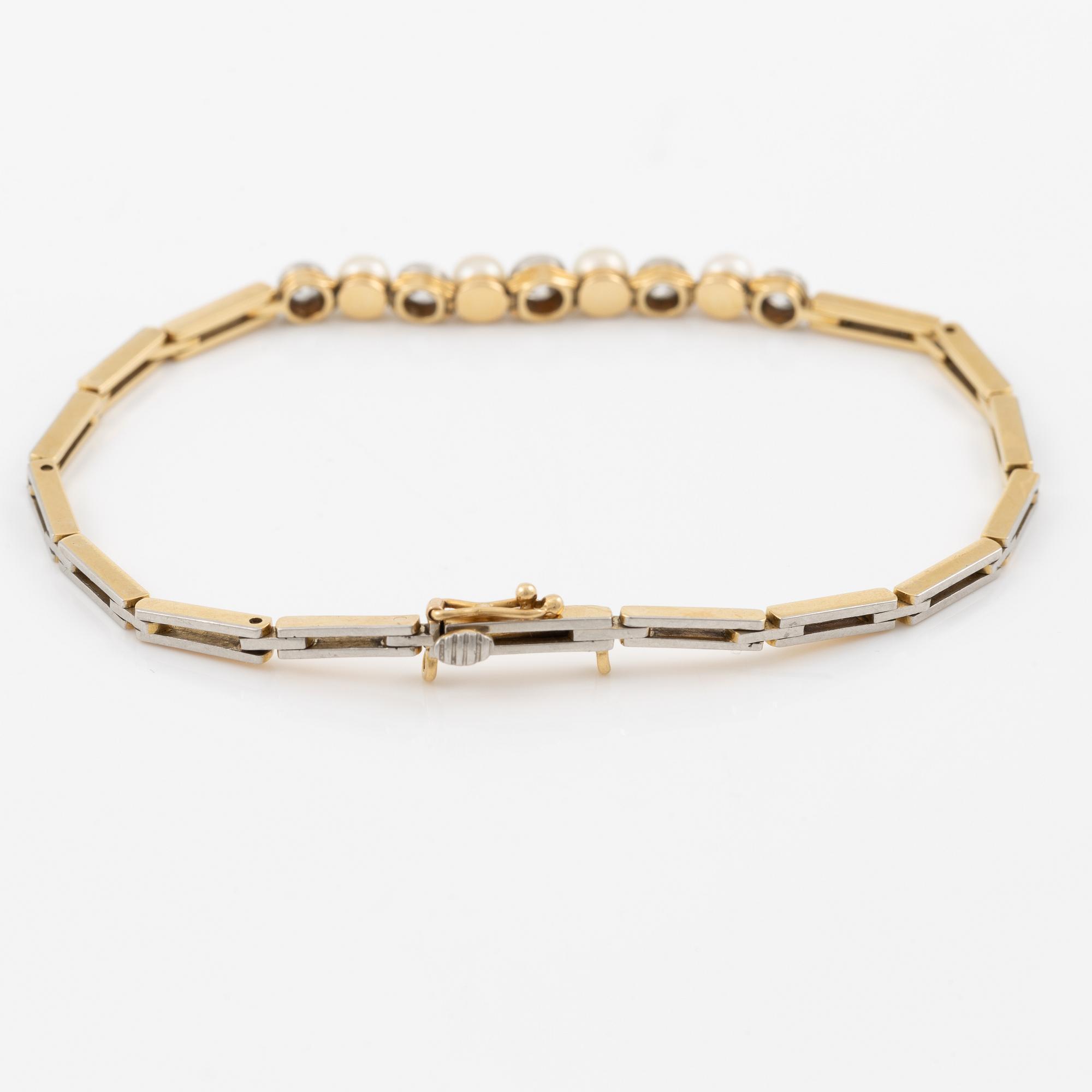 Armband 18K guld och platina med odlade pärlor och gammalslipade diamanter.