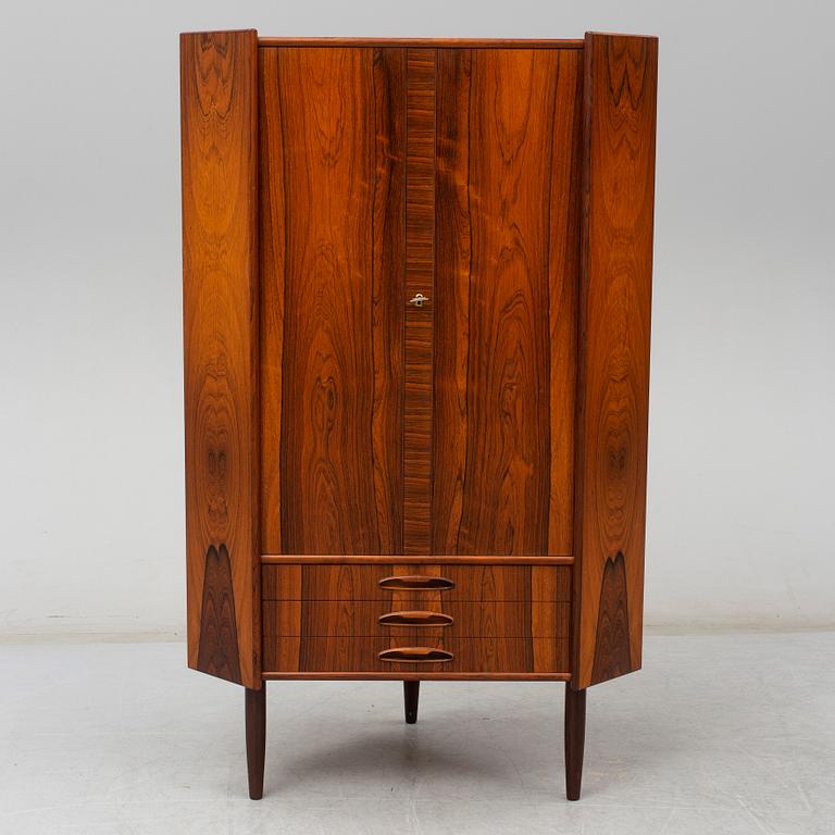 A 1960-70s cabinet.