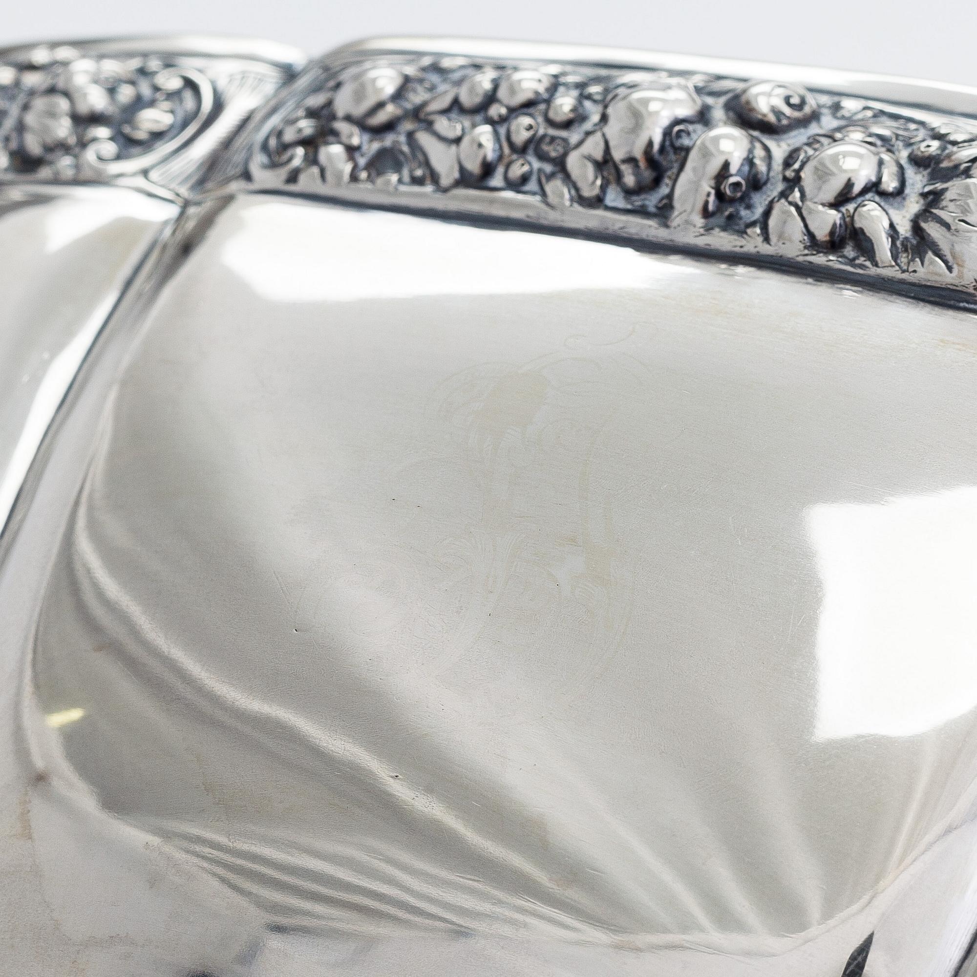 Praktskål, silver, finska stämplar, 1900-talets första hälft.