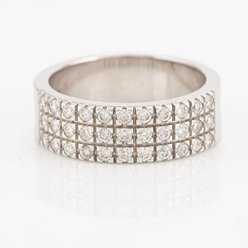 Ring, vitguld med briljantslipade diamanter.
