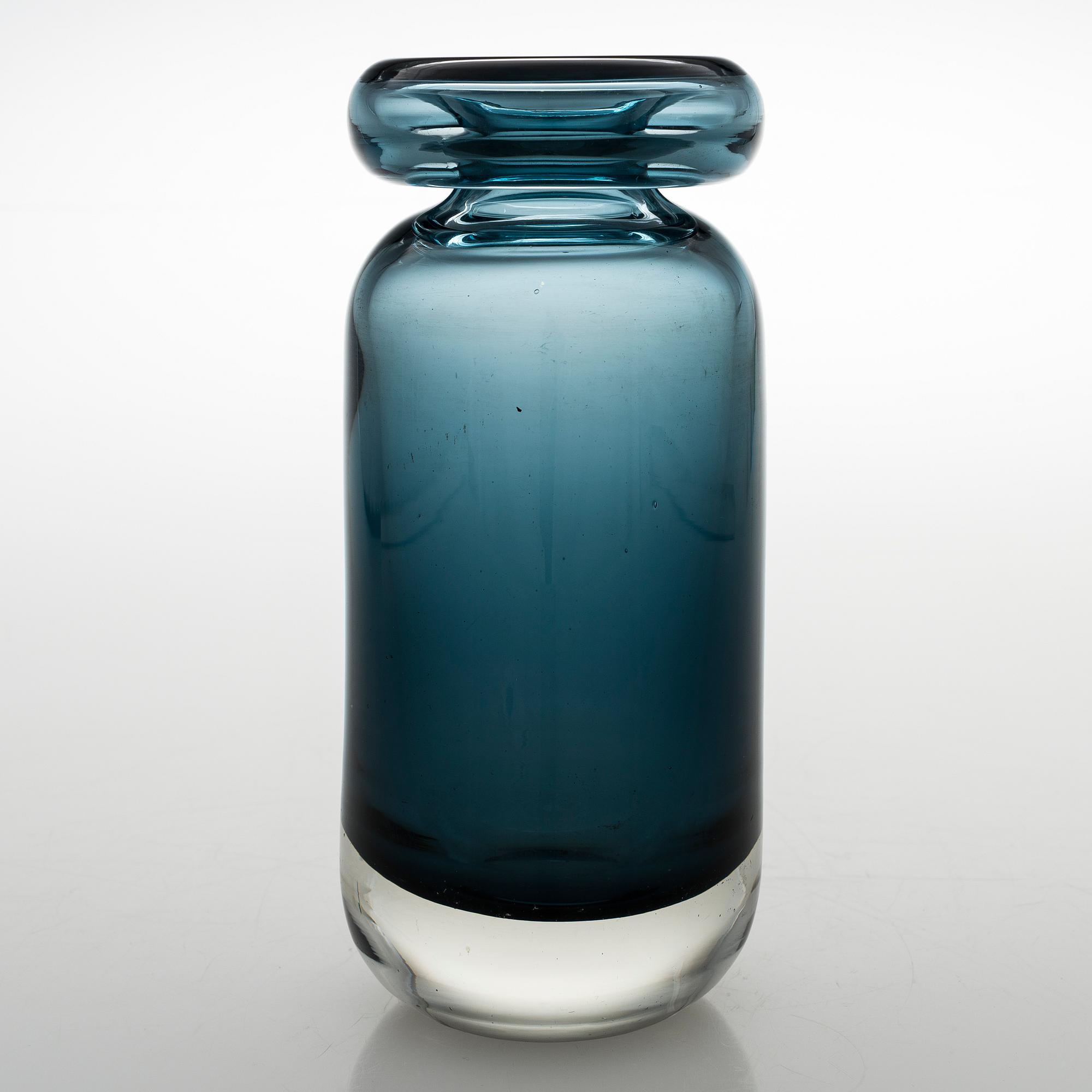 NANNY STILL, A 'Pörriäinen' glass vase, signed Nanny Still, Riihimäen Lasi oy. Model designed in 1963.