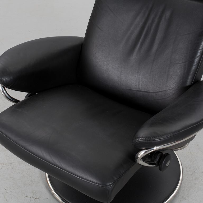 An Ekornes Stressless Jazz recliner, 21st century.