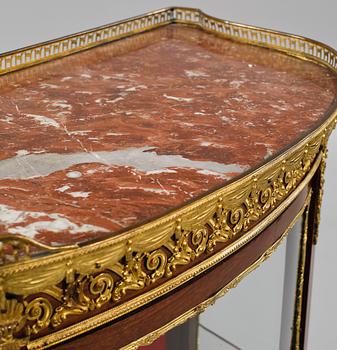 VITRINSKÅP, Louis XVI-stil, 1900-talets mitt.